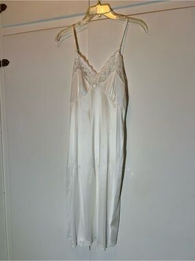 Vintage Ashley Taylor Ivory Satin Lace-Trim Slip